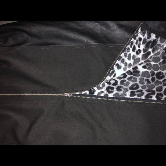 Black pencil skirt - Picture 3 of 3